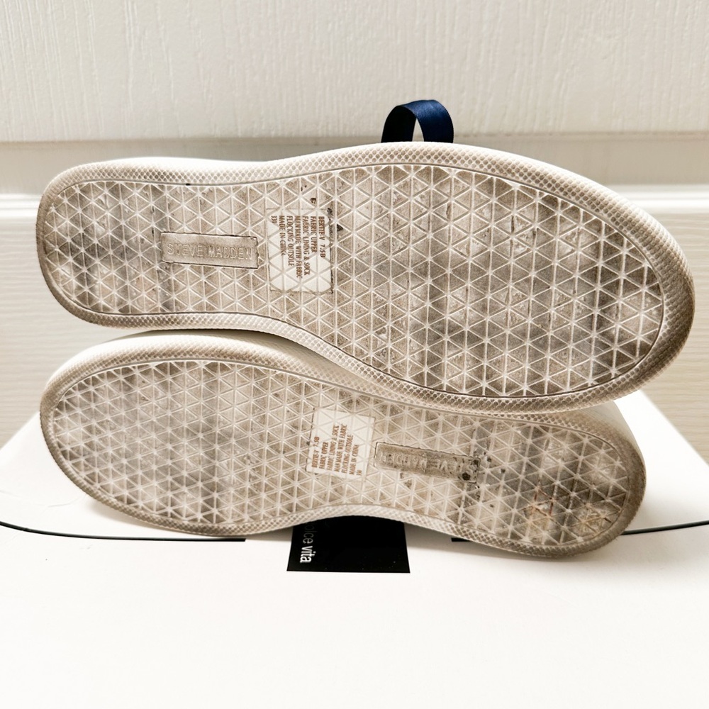 Steve Madden Bertie Navy Velvet Platform Sneaker Size 7.5 - Picture 4 of 4